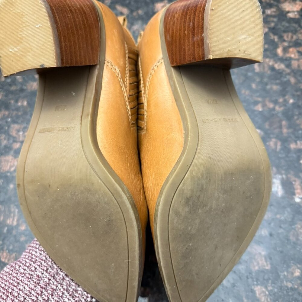 Marc Fisher ankle booties - tan leather upper - In amazing shape! - Picture 6 of 11